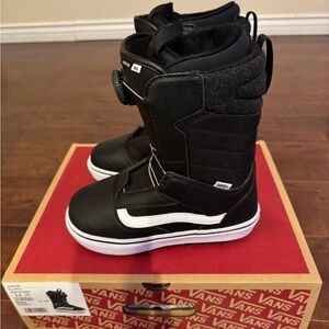 Vans Kids Snowboard Boots Size 5K Used Once